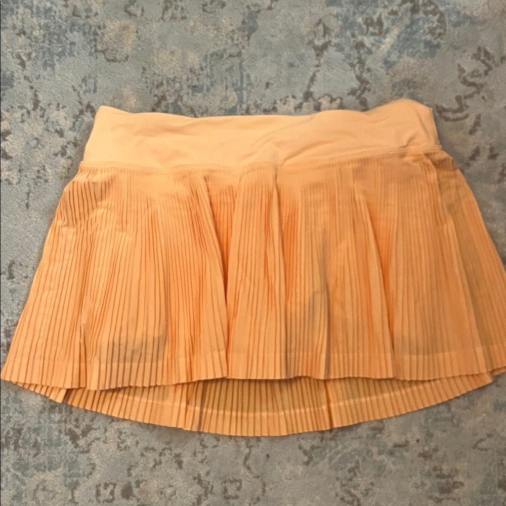 Lululemon HR pleated Peach Skirt